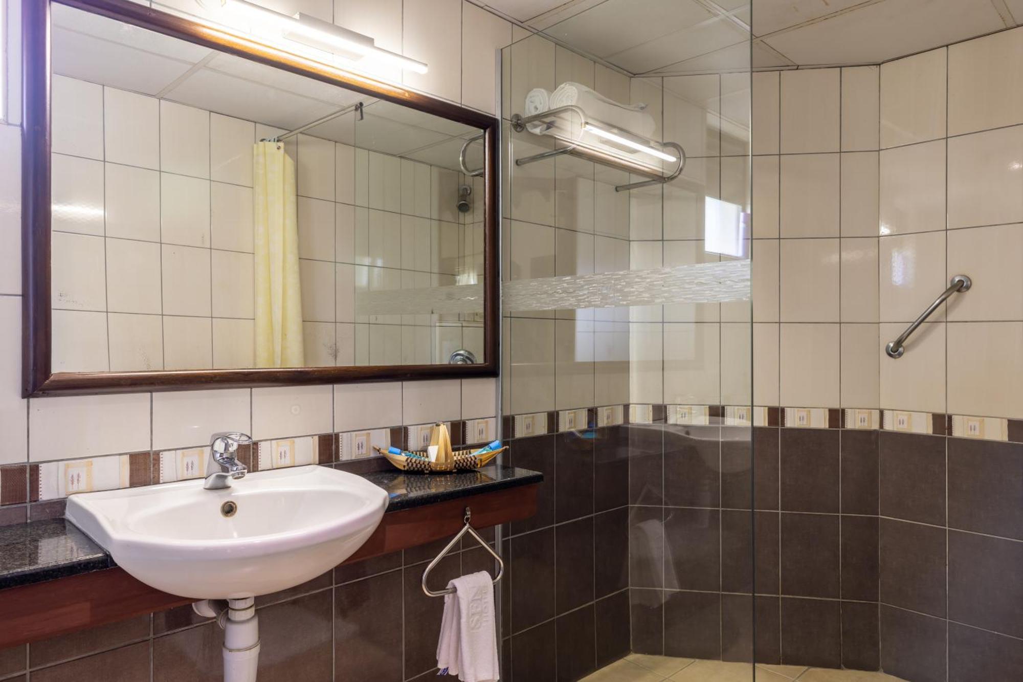 Sentrim Elementaita Lodge Elmenteita Екстериор снимка